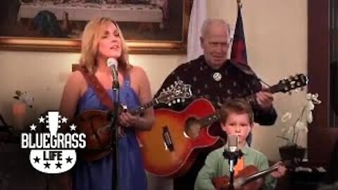 7-Year-Old Carson Peters Sings "Amazing Grace" with Rhonda Vincent | Bluegrass Life