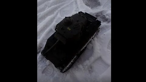 Taigen 1/16 M4 Sherman in the Snow!