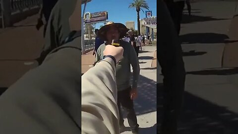 ILLEGAL Vegas Street Vendor FIGHTS Metro Cop! 👮‍♂️ #shorts