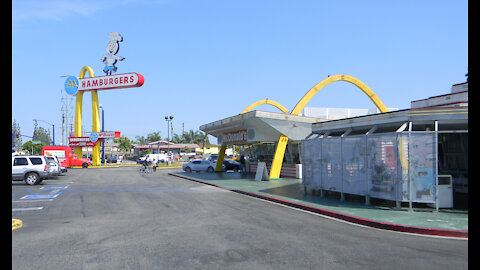 McDonalds-#3-1953 Downey, CA- oldest McDonalds store in world