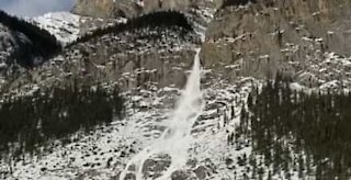 Huge avalanche in Canada looks like snow waterfall