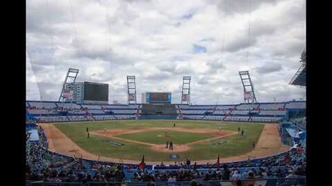On the Field with Industriales of Havana (Raw Video)