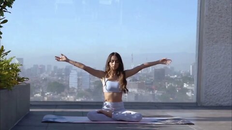 Yoga Woman | Balancing and Meditating 11 Minutes #yoga #yogalife #music #meditation #woman #health