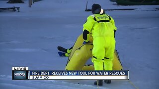 Suamico Fire Department shows how they handle an ice rescue in Brown County