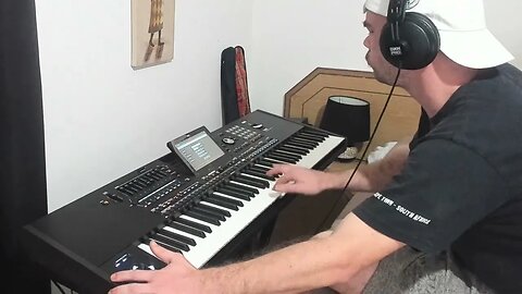 Testing the bass guitar sound on the Korg Pa5x whilst playing the bass riff to Demons - Fatboy Slim