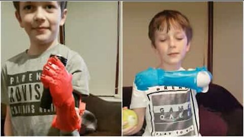 En far bygger en 3D-robotarm til sin sønn