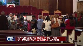 Prayer service held in Detroit for music icon Aretha Franklin