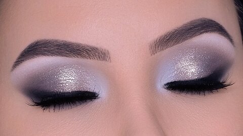 Silver Glitter Smokey Eyes Tutorial | Christmas or New Year's Eve Glam