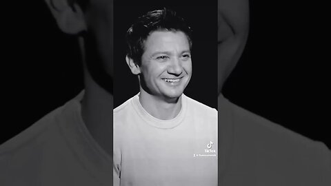 Jeremy Renner has the best giggle 🤭