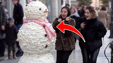 New Year's Pranks Compilation 🤣 Santa Claus, Christmas Tre, SCARY SNOWMAN PRANK 🤣