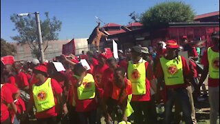 UPDATE 1 - Protesters at Saftu march mock President Ramaphosa (2Rk)