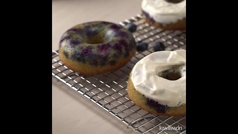 Keto Donuts Stuffed with Blueberry