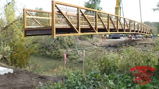 Erecting the Portage Pedestrian Bridge