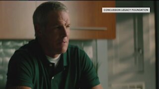 Favre in PSA urges parents of children under 14 not to let them play tackle football