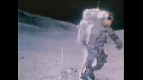 The "moon landings" proofs of fakery are everywhere, here are three in one clip