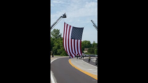 Run for the Wall 2023 - Wentzville, Mo Raising Old Glory 🇺🇸🇺🇸