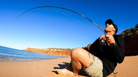 SOLO HUNTING FOR FOOD - HUGE FISH tiny rod - REMOTE AUSTRALIA