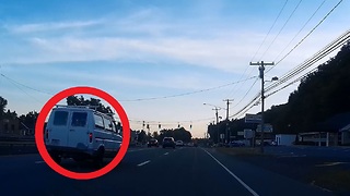 Crazy speeding van nearly crashes into car and bicycle while running a red light