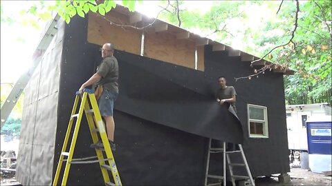 Putting Tar Paper On My Tiny House On Wheels S7