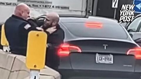 New York drivers fistfight while stuck at traffic light during upstate road rage brawl: 'Some s—t out of GTA'