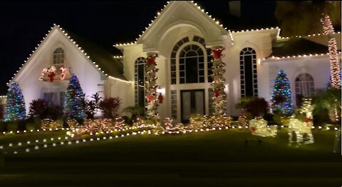 BEAUTIFUL CHRISTMAS LIGHTS DECORATION TO BRING YOU JOY
