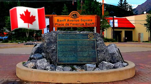 Banff Avenue Square / Banff Alberta Canada🇨🇦