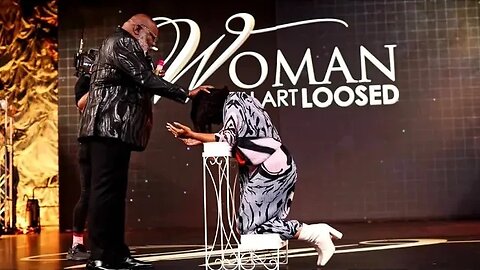 Pastor Sarah Jakes Roberts Receives the Baton from his father, Bishop TD Jakes