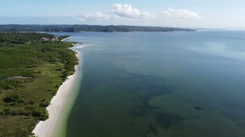 Sentido ao encontro do rio, mar de Salinas da Margarida