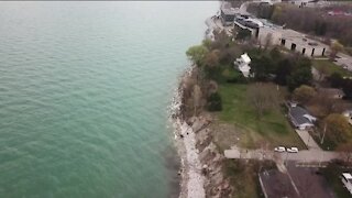 High Lake Michigan water levels cause erosion concerns for homeowners