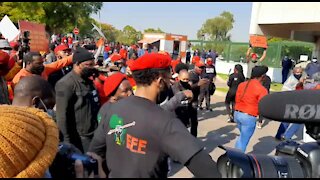 WATCH: EFF in silent protest outside USA embassy in support of Black Lives Matter (jQd)