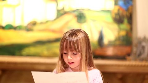 5-Year-Old Reads Surprise Pregnancy Announcement