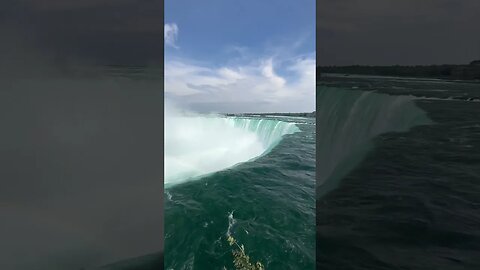 Niagara Falls from the Canadian side 😎 #shorts #explorecanada #marriedcouplevlog #niagarafalls