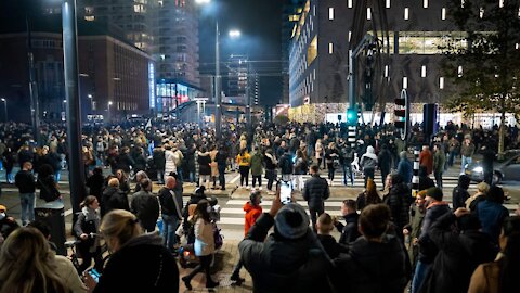 Rotterdam Police shoot protesters during demonstration against Jab Passports