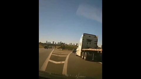 Stupid Driver in Semi Truck #baddrivers