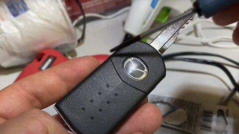 How to Replace Mazda 3 Key Fob Remote Battery (Tutorial)