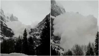 Avalanche assustadora filmada de perto na Suíça
