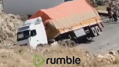 Extreme Truckers - Bad Truck Driver Fails Skills