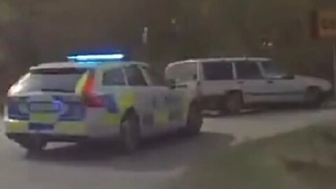 🇸🇪135 HP Volvo 940 chased by Volvo police cars in Sweden🇸🇪 3 x Volvo 🏁