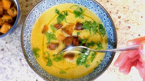 What I eat everyday as a keto vegan - Cream soup with croutons