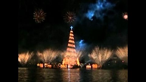 World's Largest Floating Christmas Tree