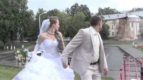 Romantic Wedding Was Interrupted By A Building Collapsing Across The Street