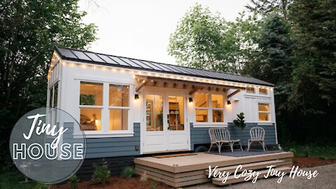 Cozy Tiny House - Handcrafted Hideaway Tiny House