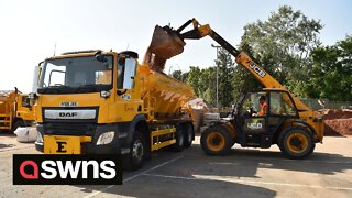 Gritters spread stone dust to soak up tar as 40C heatwave melts UK highways