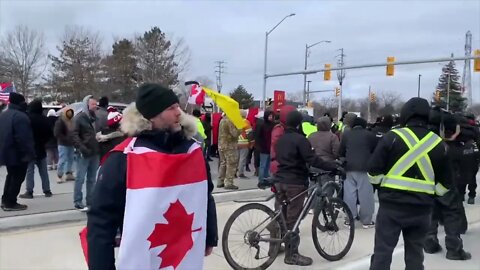 🇨🇦 Canadians Holding Strong 🇨🇦 - Ambassador Bridge
