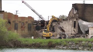 Demolition of Menasha's Whiting Paper Mill has begun due to safety concerns