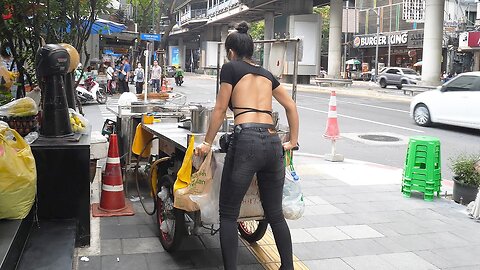 Hot Issue Roti Lady & Coffee Lady in Bangkok - Thai Street Food