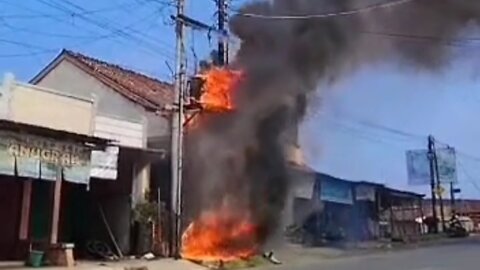 Tihang listrik kebakaran || there was a fire at the electrical substation