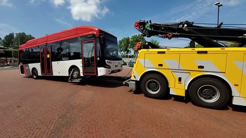 Defecte EBS-bus weggetakeld door Vreugdenhil