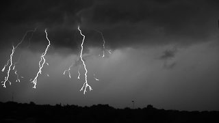 This Incredible Video Shows Lightning Strikes At 7000 Frames Per Second