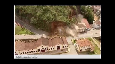 VIDEO Morro desaba em Ouro Preto - MG e atinge casarões do século XVIII